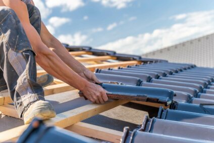 Robustes Dachdeckerhandwerk im schwierigen Umfeld